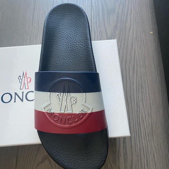 Moncler Basile slides - Picture 8 of 12